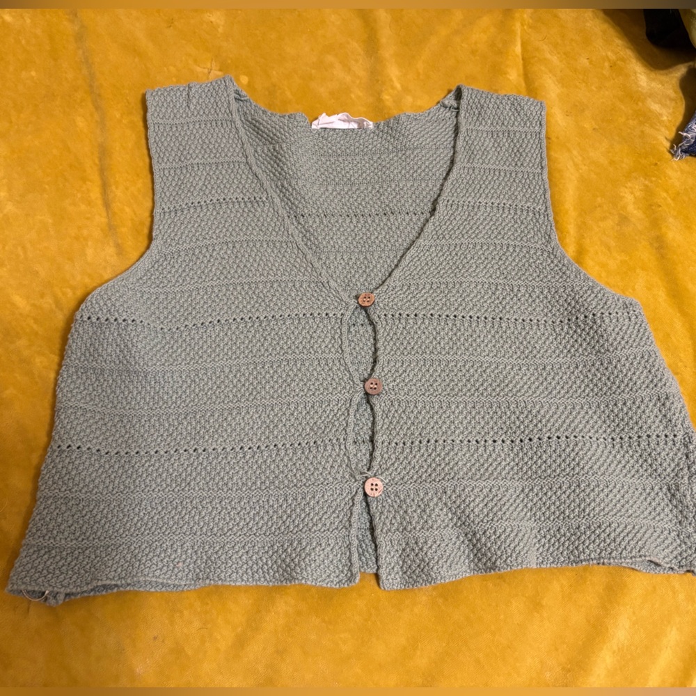 Double Zero Sage Button-Up top! Size small!
